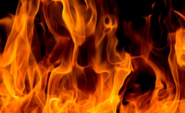 Мъж на 43-годишна възраст загина при пожар в дома си