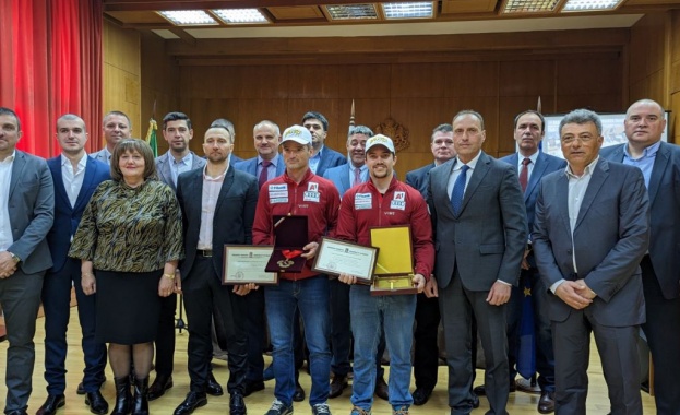 Най добрият български алпиец Алберт Попов получи престижното звание Почетен