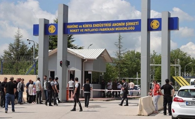 Петима работници загинаха при взрив във фабрика за експлозиви в Турция