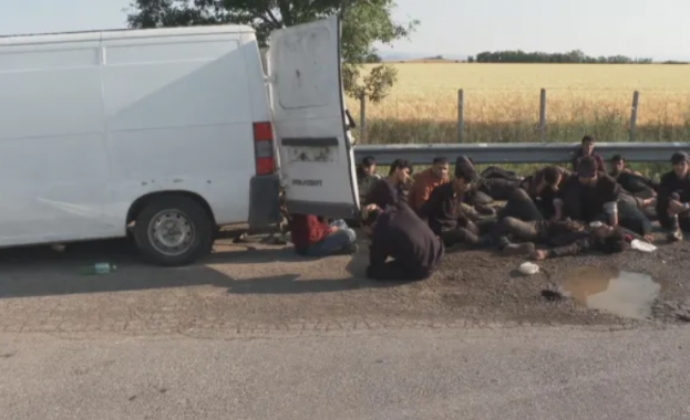 Отново е заловена група мигранти на АМ Тракия на км
