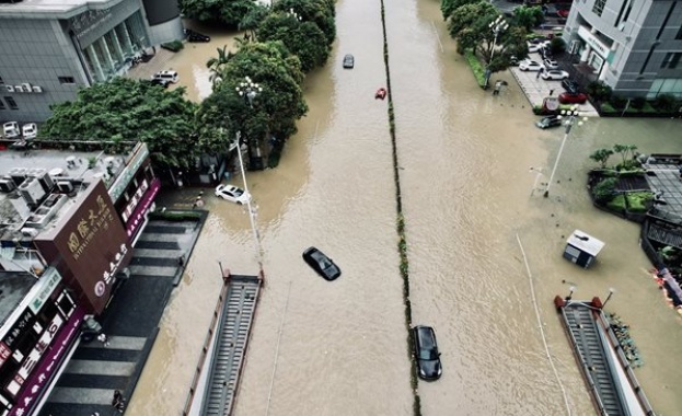 Наводнения в Китай отнеха живота на 47 души