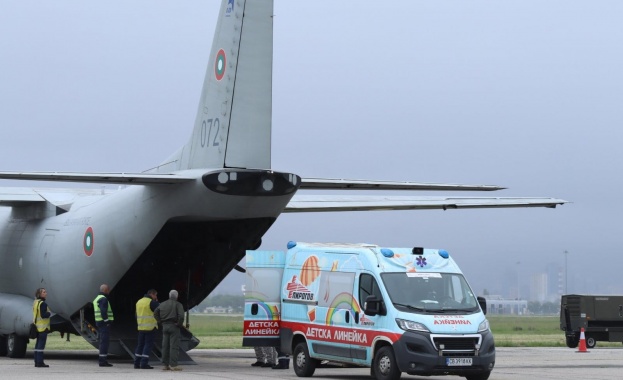Екипаж от 16-а авиобаза Враждебна със самолет C-27J Спартан извърши