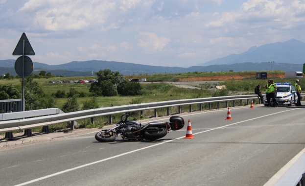 Мотоциклетист е в тежко състояние след катастрофа в Софийско съобщиха