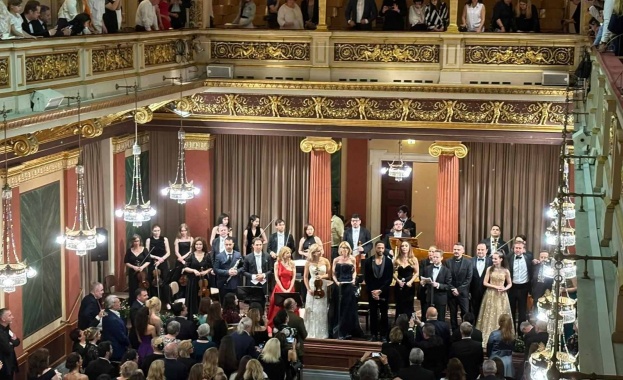 Българите във Виена пяха с Марио Николов „Хубава си, моя горо“ на Галаконцерта в Музикферайн