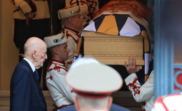 Тленните останки на цар Фердинанд намериха последен покой в криптата на двореца „Врана“ в София
