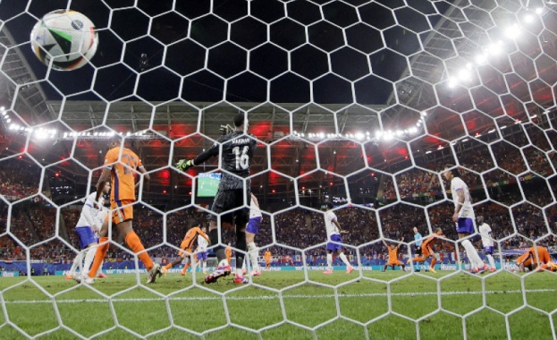 Нидерландия и Франция завършиха наравно 0 0 в мач от група