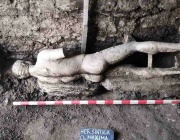 Археолози откриха двуметрова мраморна статуя на бог Хермес край Петрич 