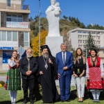 В Разлог откриха шестметрова статуя на Света Богородица с Младенеца