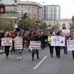 Демонстрация в памет на загиналите в сръбския град Нови Сад