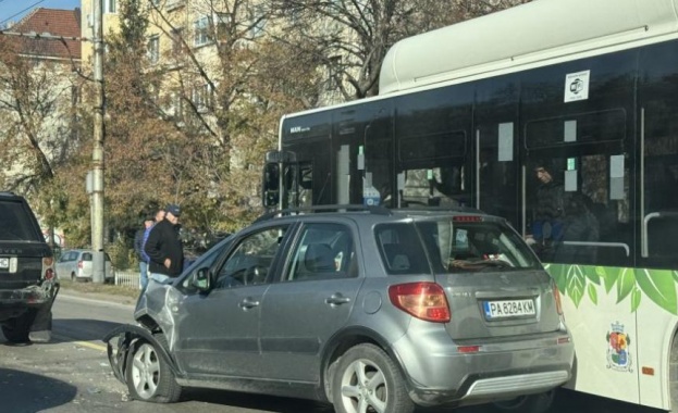 Верижна катастрофа на бул. „Цариградско шосе“, има задръстване